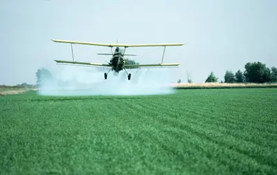 Buscan restringir el uso de agrotóxicos a 500 metros de poblaciones en la Provincia
