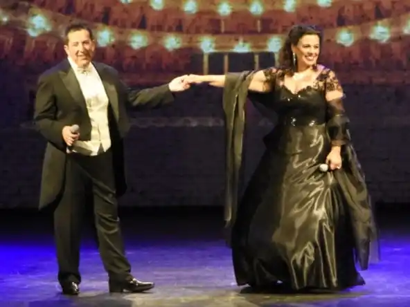 Lírica y humor en el Teatro Colón