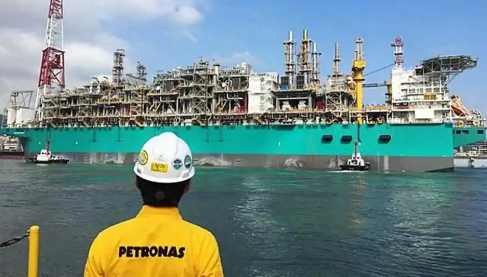 Finalmente, confirmaron que Petronas no hará la planta de GAS y desde Provincia se lo reprocharon a Milei