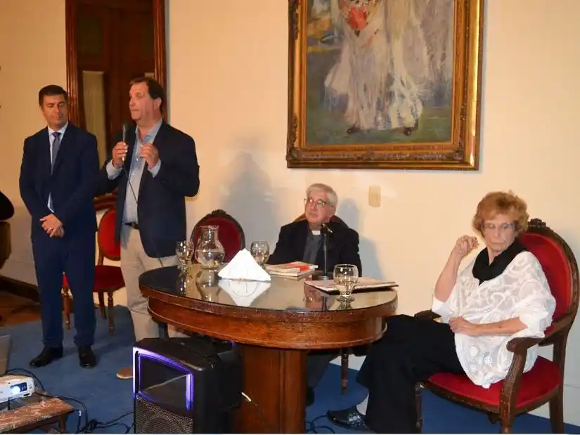 Emotivo homenaje al Dr. Telémaco Susini en el Club Social