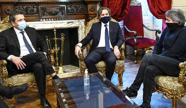 Los coroneles de Cristina frente a la mesa de arena