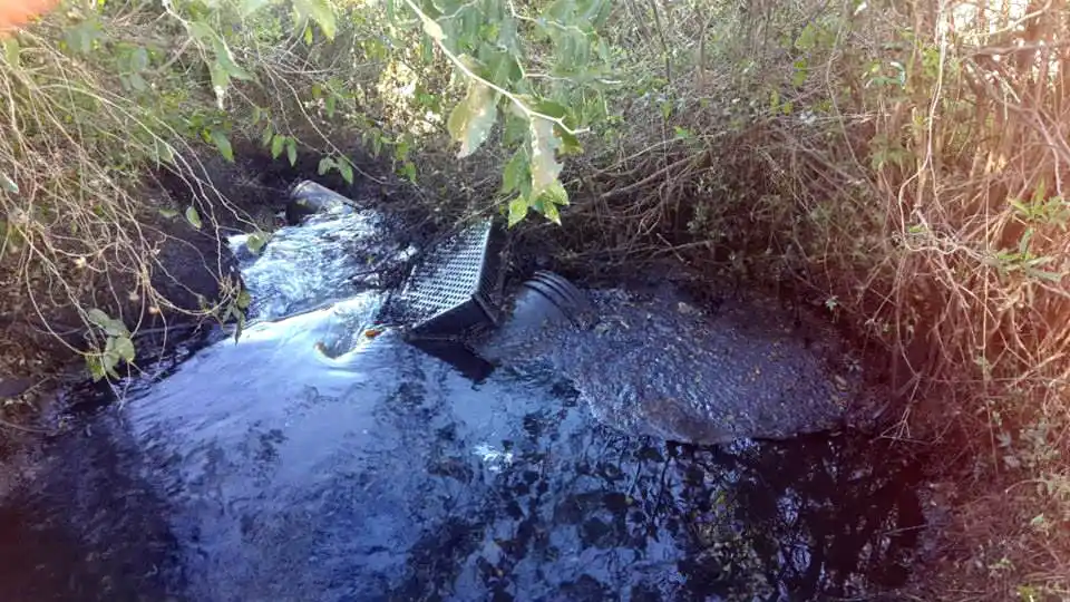 Ramallo: Denuncian importante derrame de alquitrán en el Río Paraná