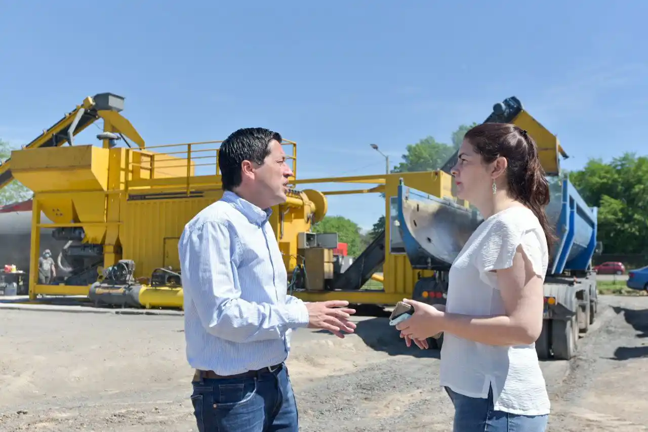 Esperan al ministro Nardini en el obrador de la repavimentación de ruta 191
