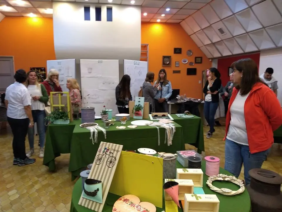 Muestras culturales y aportes solidarios en La Dulce