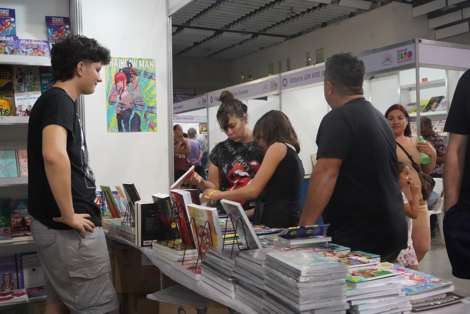 Las librerías locales destacaron que estos eventos sirven para promocionarse y llegar a nuevos públicos