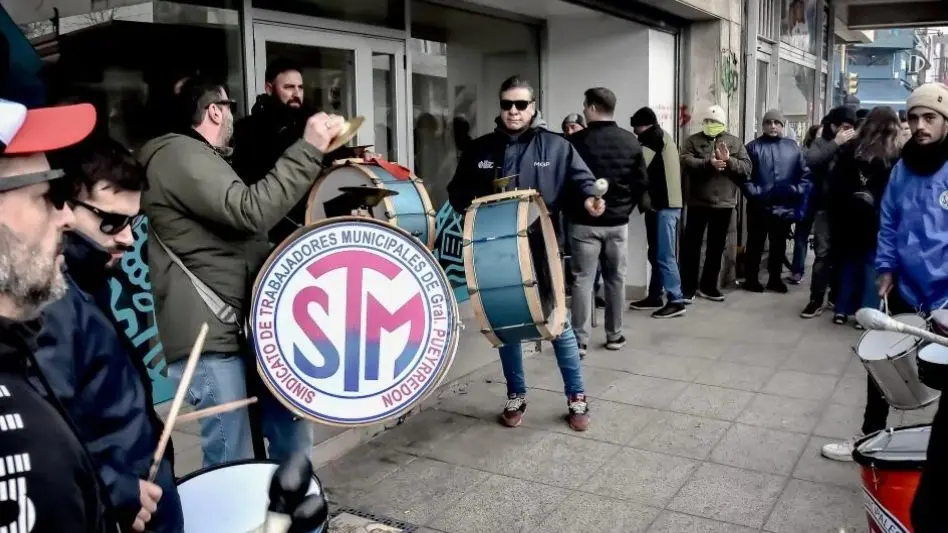 Municipales definen si aceptan la propuesta de aumento salarial