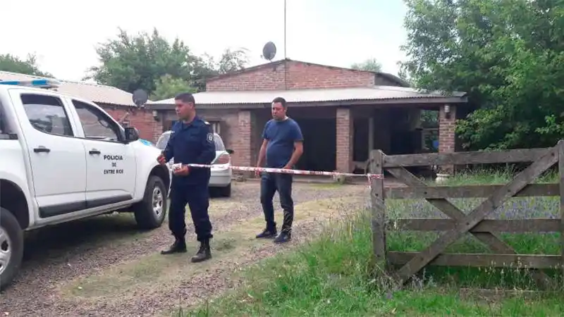 Violó una restricción del hogar, asesinó a su ex y se mató delante de sus hijos