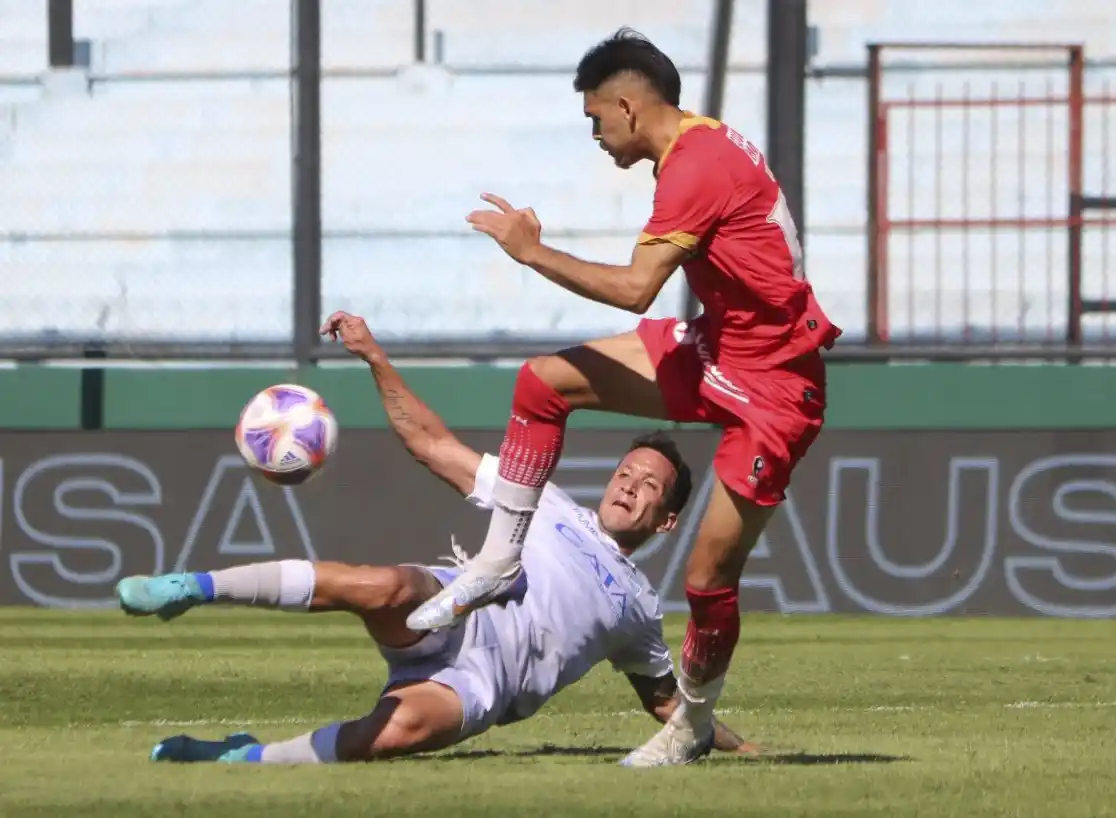 Godoy Cruz festejó en Sarandí