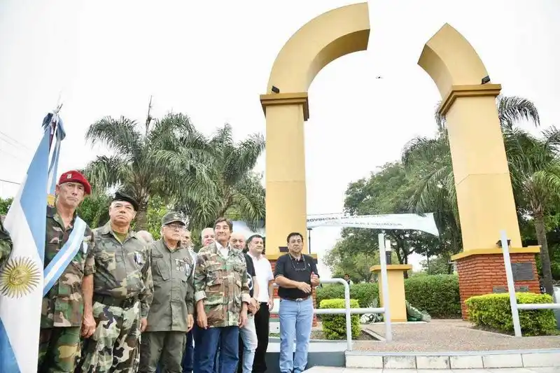 Insfrán encabezó un sentido homenaje a los 
Veteranos y Caídos en la Guerra de Malvinas