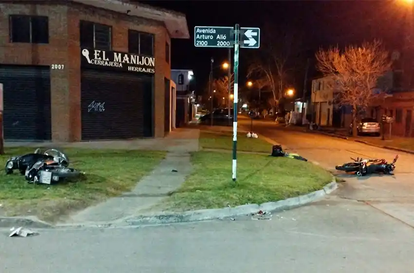 Choque fatal entre motos en 180 y Moreno