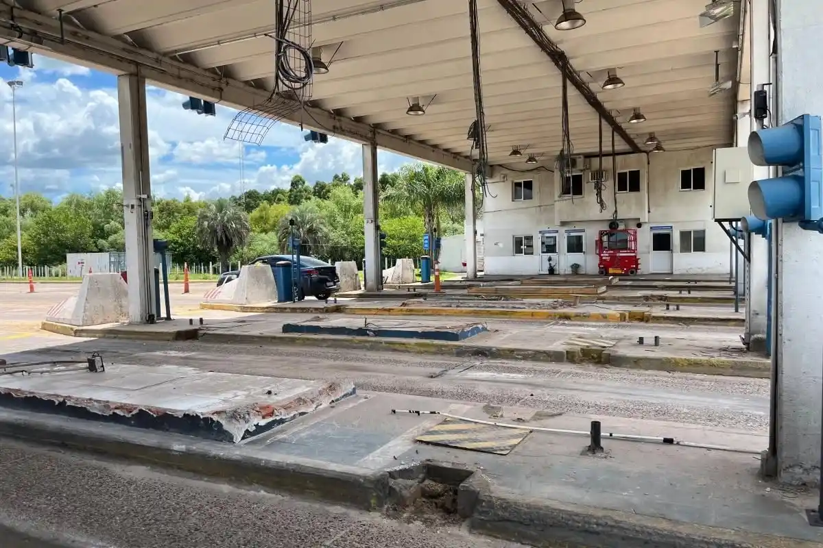 Avanza la demolición de cabinas en la Estación de Peaje Yeruá