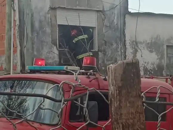 Un estudiante de la Escuela Normal perdió su casa en un incendio y necesita ayuda