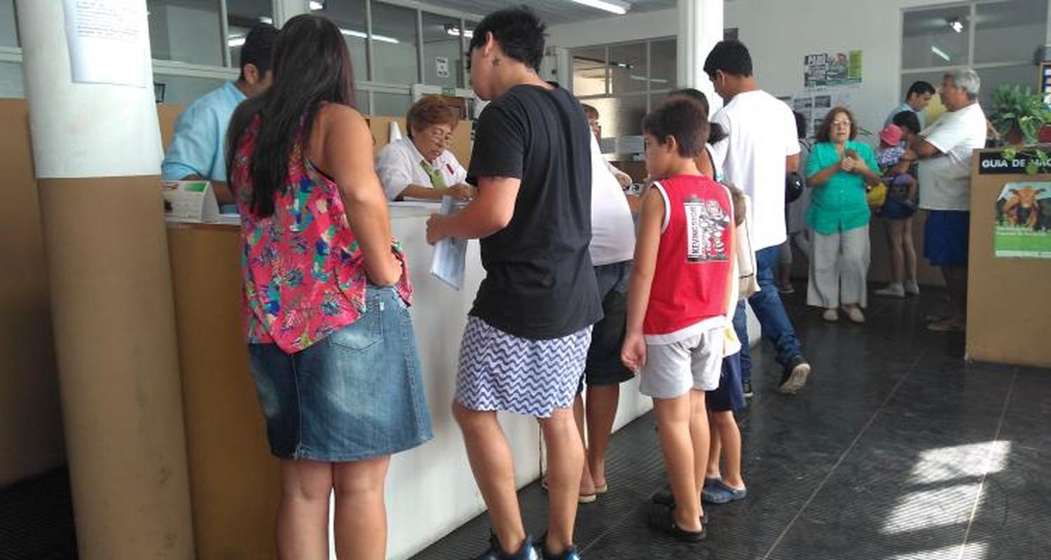Filas por carnets de conducir y multas con nuevos montos en el Juzgado de Faltas