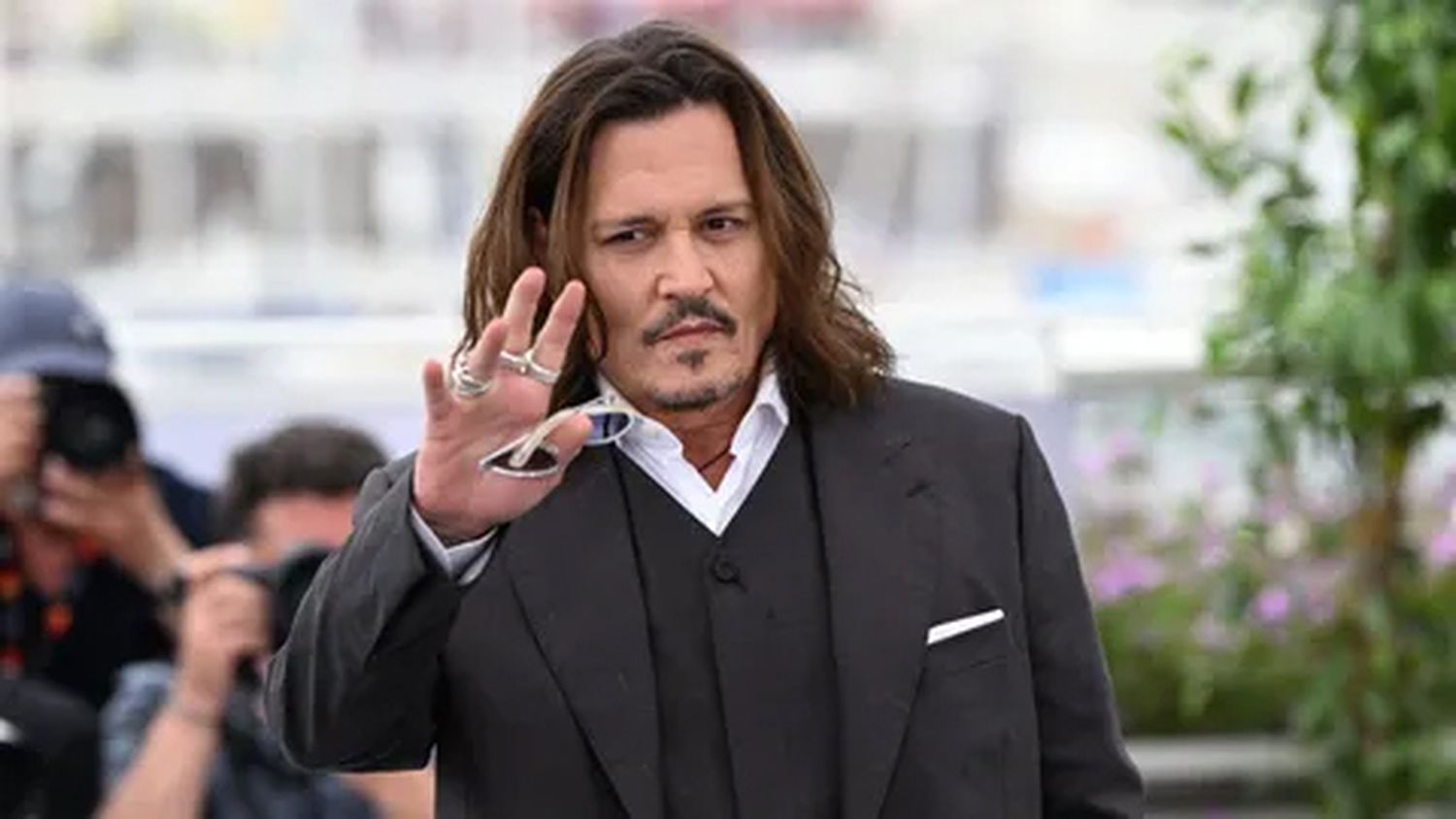 Encuentran al actor Johnny Depp inconsciente en un hotel de Budapest
