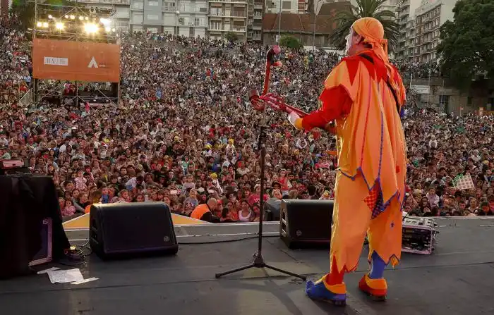 Mar del Plata: Piñón Fijo hizo bailar a 15 mil personas en DiverMar