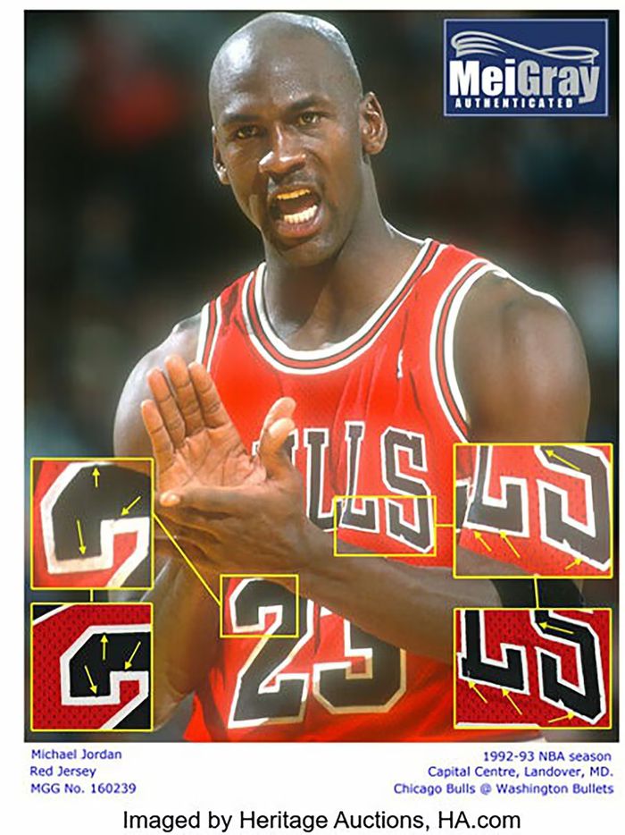 Los detalles que comprueban que el uniforme subastado es el que utilizó Jordan (Heritage Auctions)