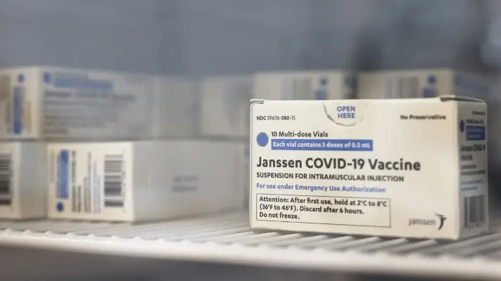 POR CASOS DE COÁGULOS: pausan por precaución el uso de la vacuna de Johnson & Johnson contra la COVID-19