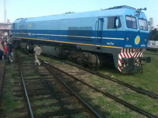 Descarriló una locomotora en Once