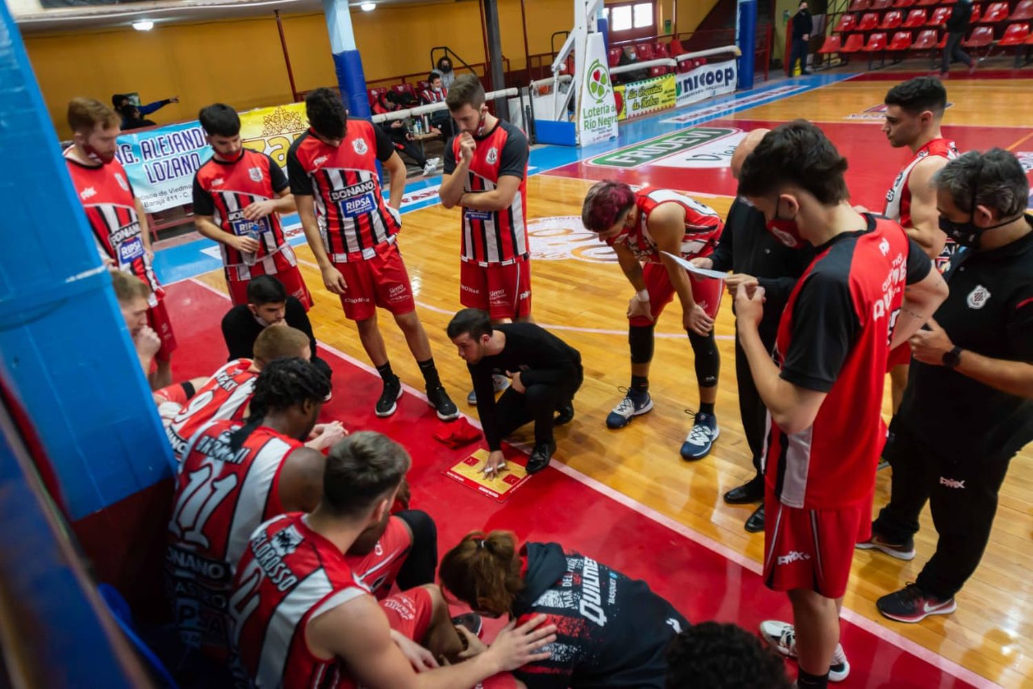 Quilmes se puso en ventaja y quedó a un paso de las semifinales