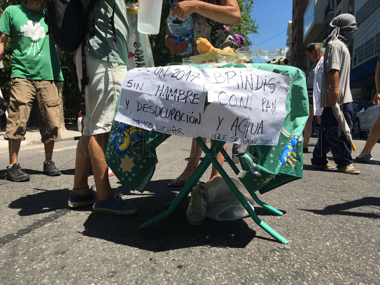 Manifestantes levantaron el corte por el boleto en Luro e Independencia