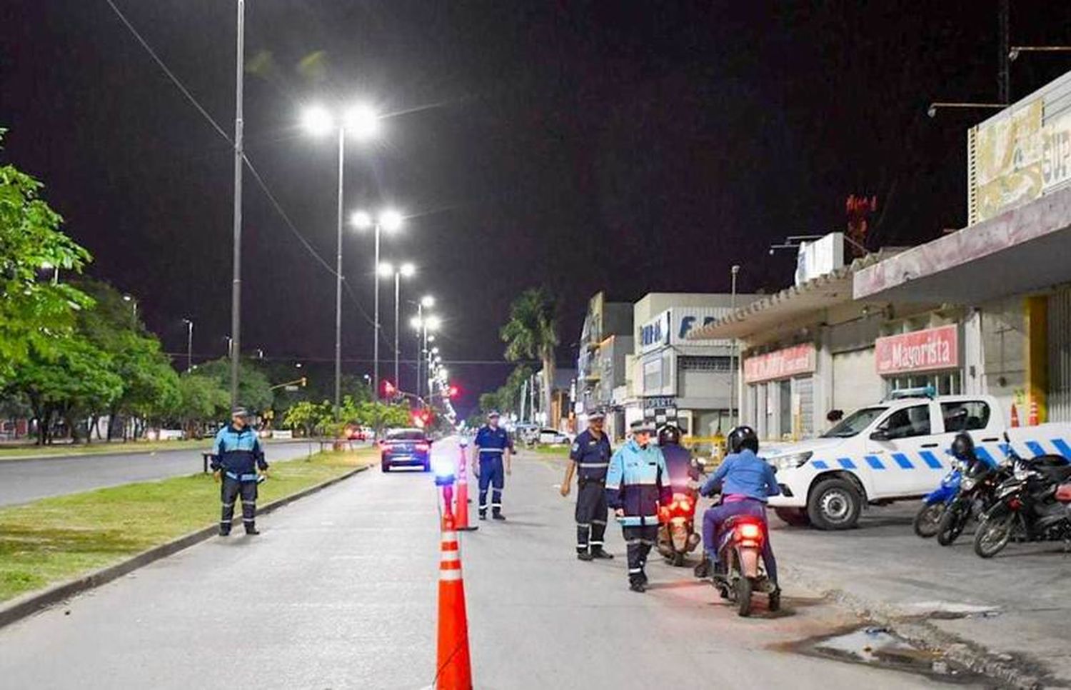 Inadaptados lesionaron a tres policías 
durante un operativo de control de motos