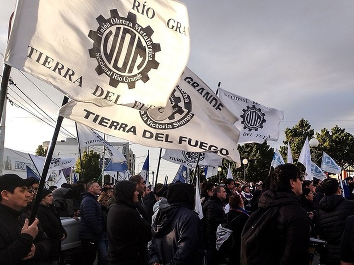 UOM Río Grande anunció un paro total en contra de la eliminación de aranceles a los productos electrónicos