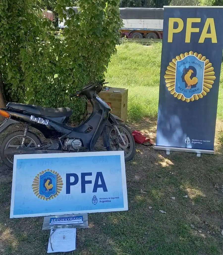 La motocicleta en la que se movilizaba el sujeto de 34 años.