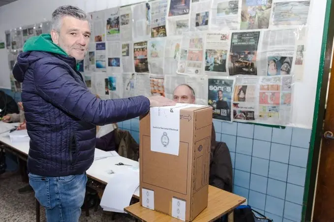 Zabaleta votó en el Colegio Cardenal Stepinac.