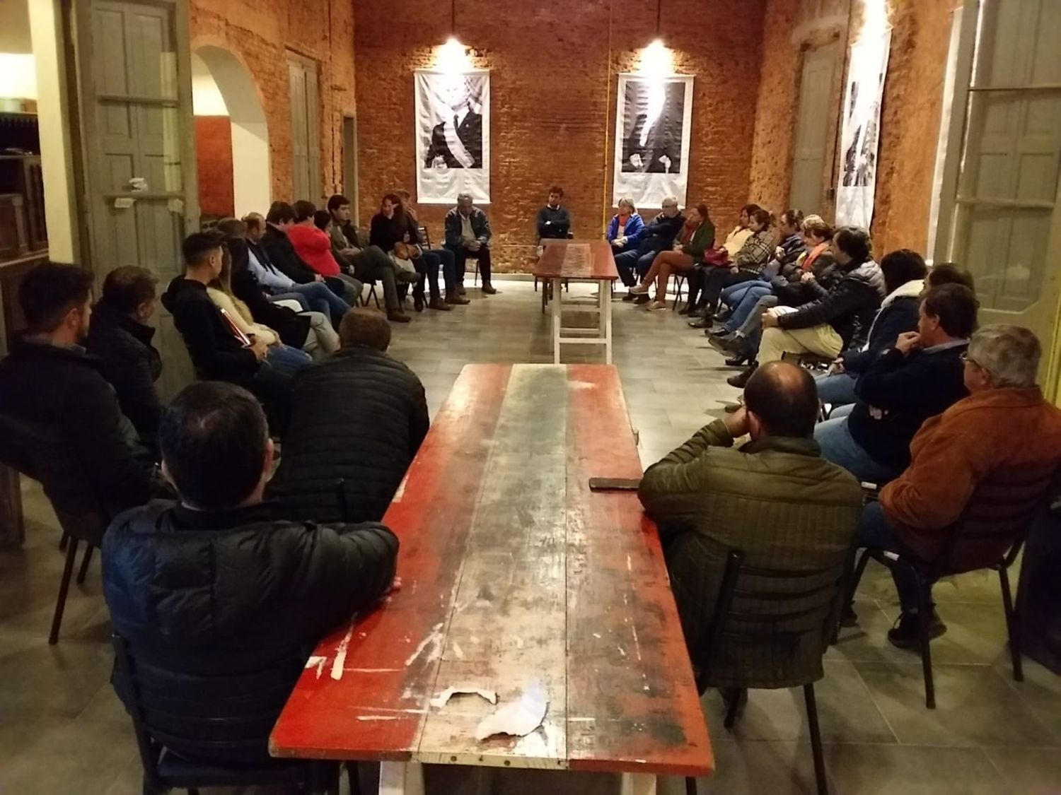 Dirigentes de Evolución Radical se reunieron en el Comité Radical local