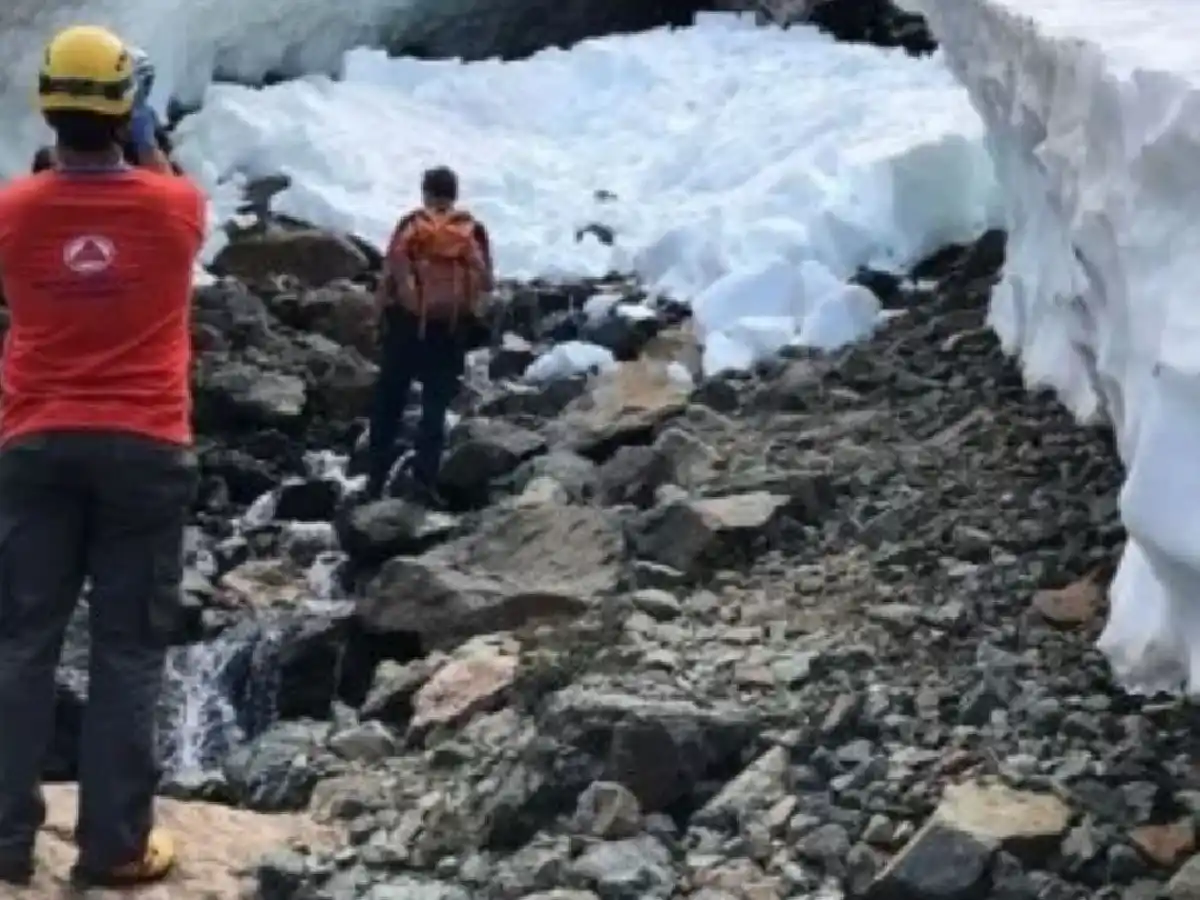 El Bolsón: murió un turista tras derrumbarse una cueva en el cerro Hielo Azul