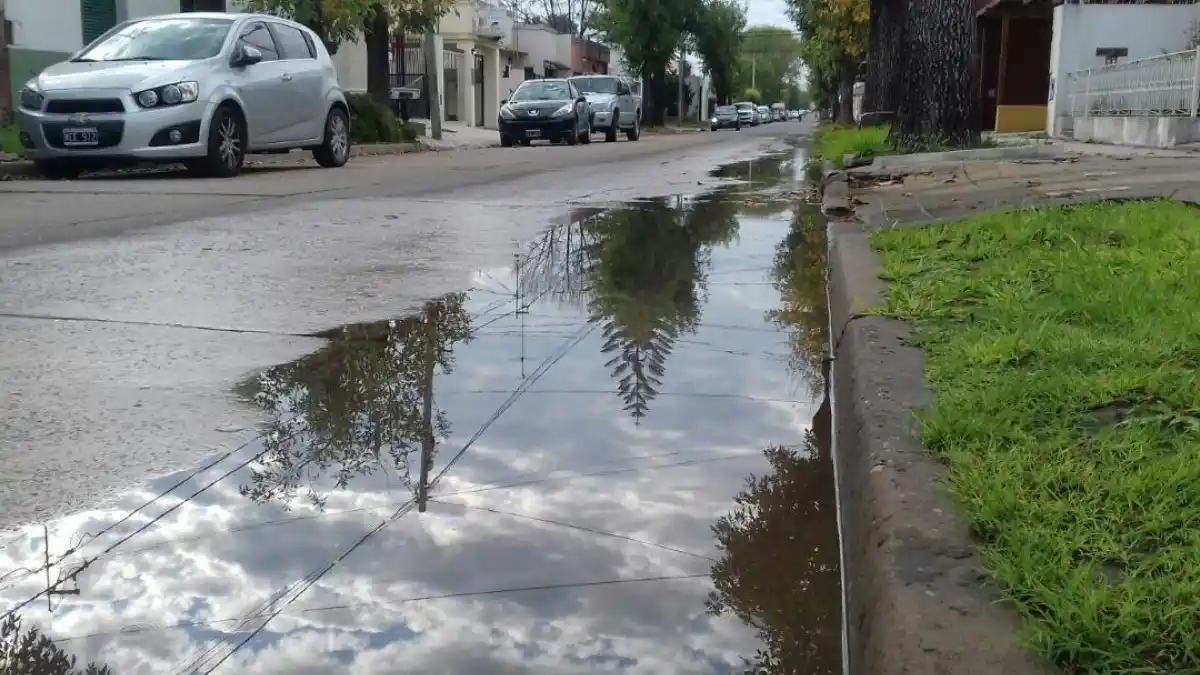 Advierten que por el purgado de los hidrantes podría haber volcado de agua en las calles