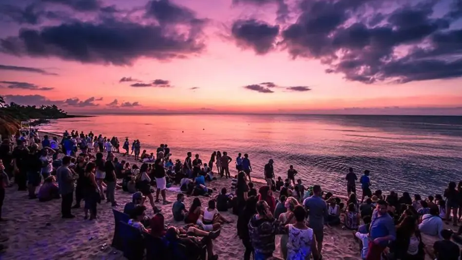 Vecinos autoconvocados manifestaron su malestar por las fiestas electrónicas en la playa