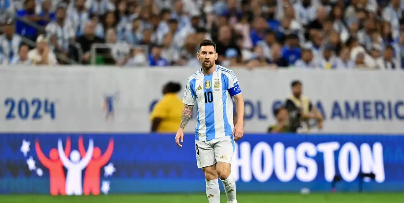 Lionel Messi y una noche lejana a su mejor versión en los futbolístico y lo físico. Crédito: Maria Lysaker-USA TODAY Sports