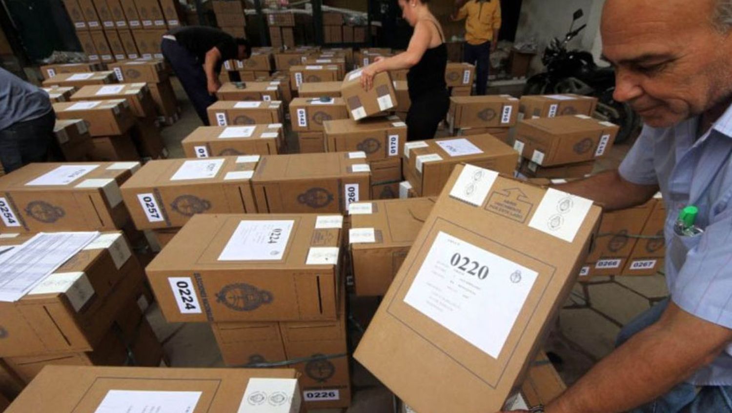 Para el Observatorio de Estudios Electorales no existió fraude en las PASO bonaerenses