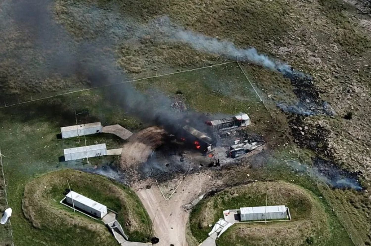 Tres muertos tras una explosión e incendio en la fábrica Enaex de Olavarría