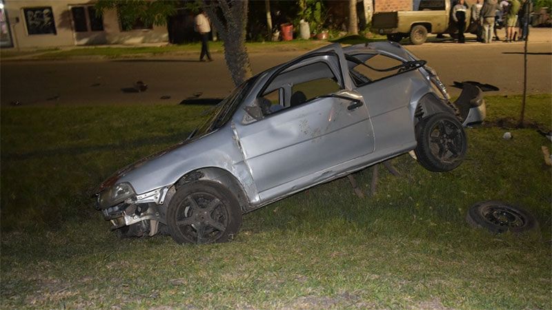 Un policía sufrió graves heridas tras despistar en su auto