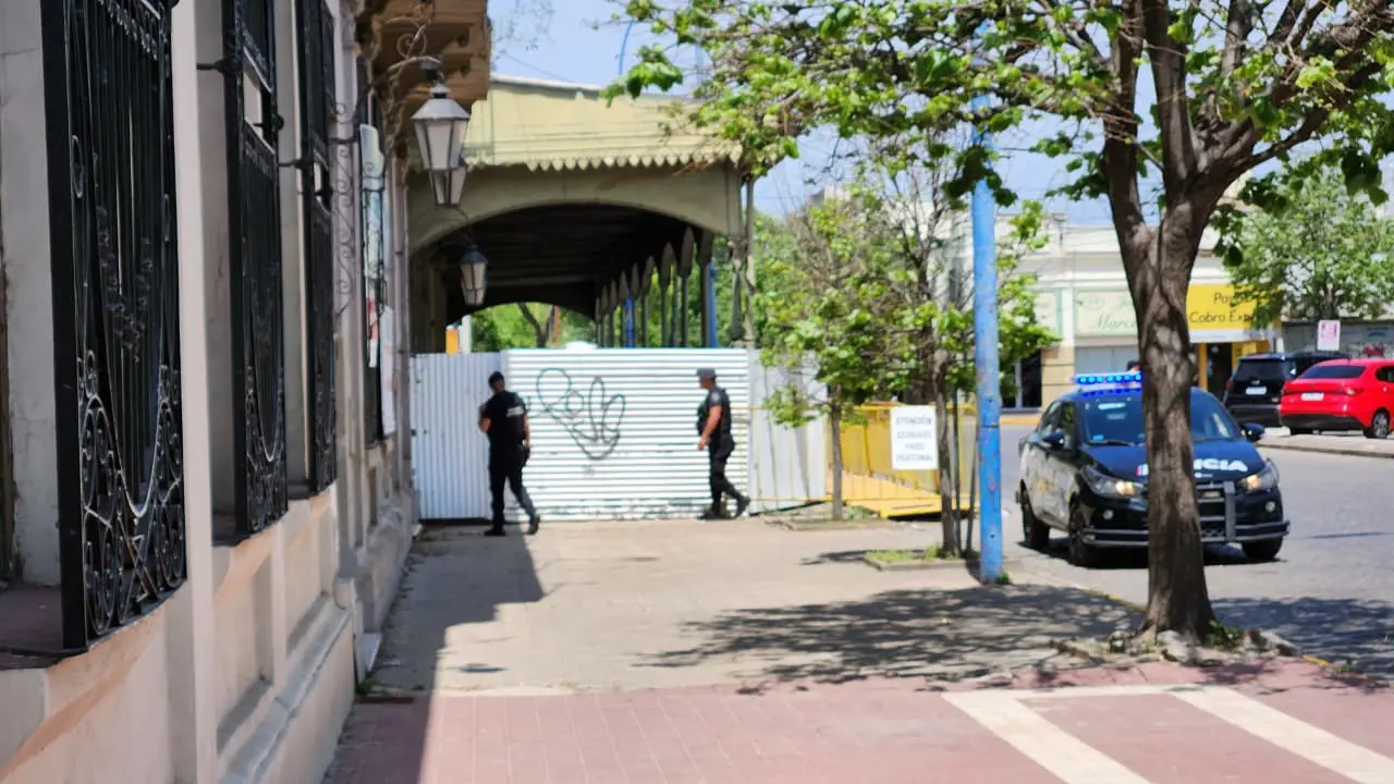 Denunciaron nuevos intentos de “usurpación” de la Recova Ripamonti: habría gente ingresando frazadas