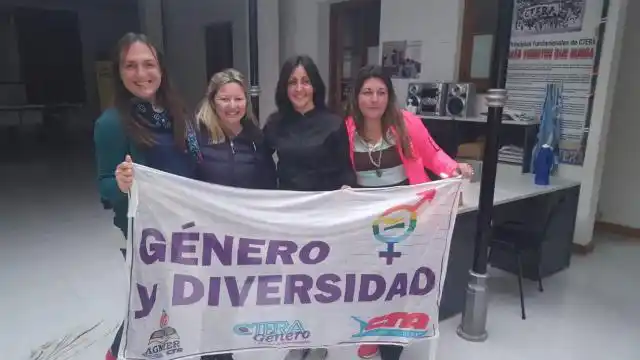 Delegación de AGMER viaja al Encuentro de Mujeres 