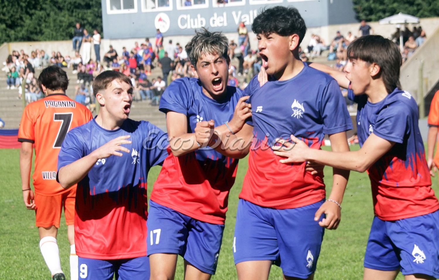 Del Valle festeja su gol en 2008