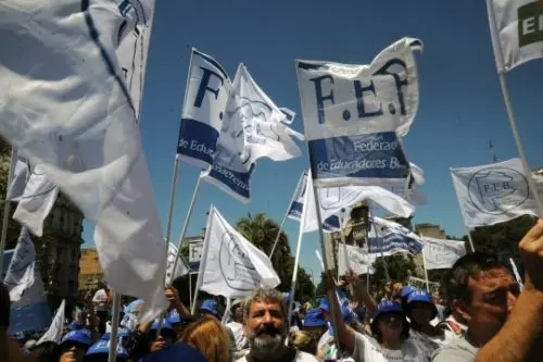 Gremios docentes denuncian recorte de prestaciones en IOMA