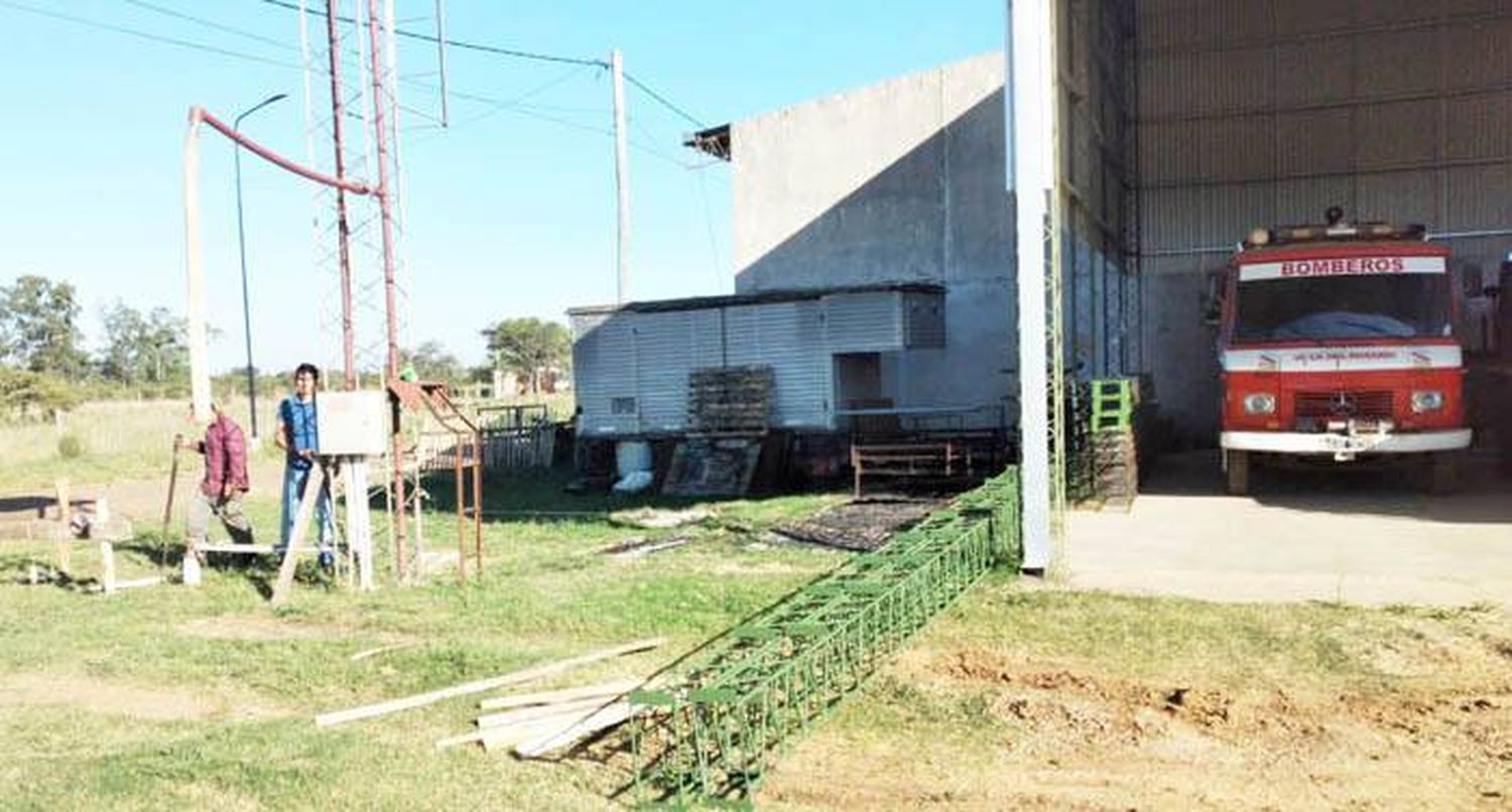 Comenzó una nueva etapa  de ampliación del cuartel  de Bomberos Voluntarios  de Villa del Rosario