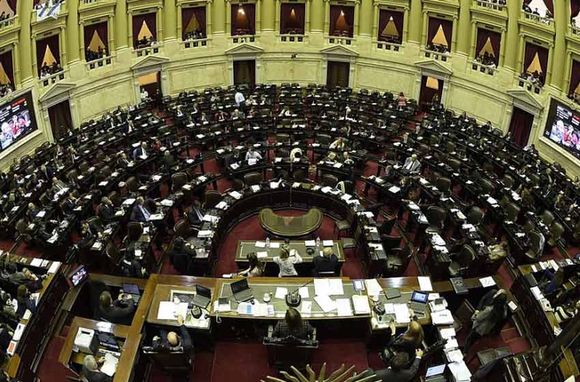 La Ley Ómnibus comienza a tratarse en el Congreso este martes