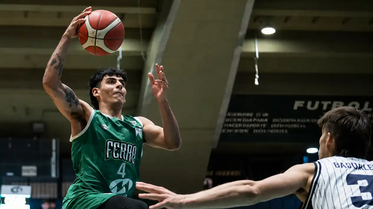 Lezcano en acción, figura del equipo ganador.