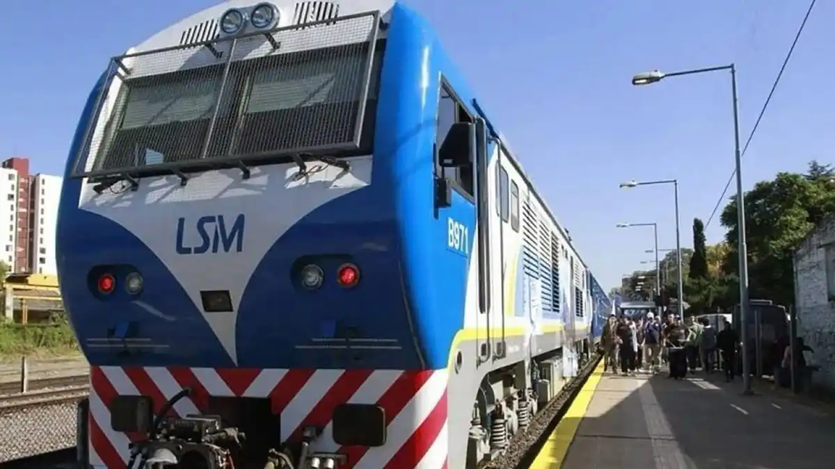 Las 24 locomotoras SDD7 del ramal tampoco tienen fecha de reparación.