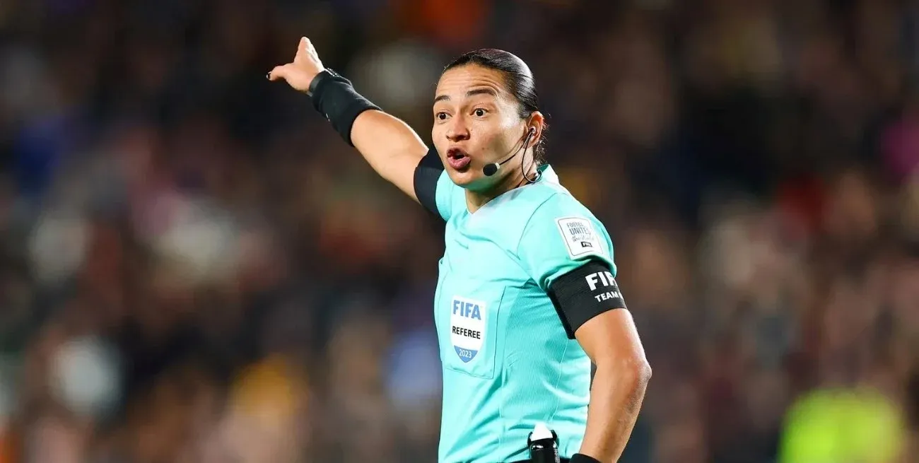 La brasileña Edina Alves será la árbitra principal del choque entre Panamá y Bolivia de este lunes a las 21 por el Grupo C.