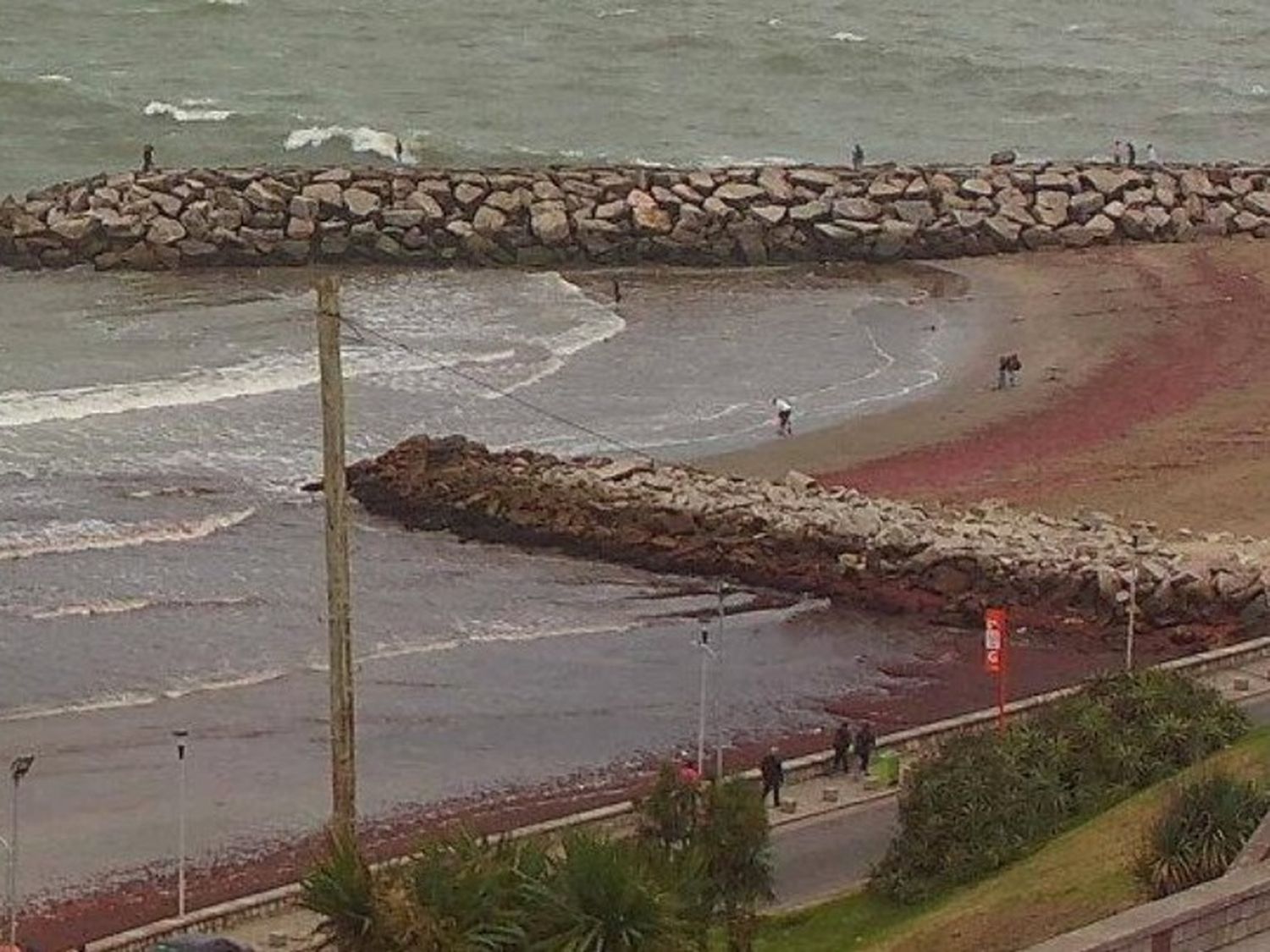 El fenómeno natural en las playas que sorprendió a turistas y locales