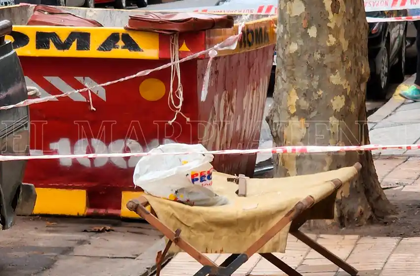 Encontraron en un container una camilla con sangre, balas y explosivos en la Vieja Terminal