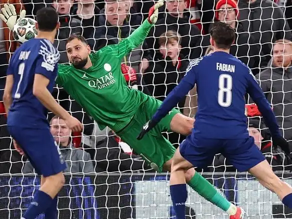 Donnarumma, el héroe de la jornada.
