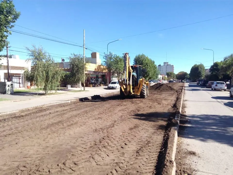 Amplían área de estacionamiento en la principal avenida loberense