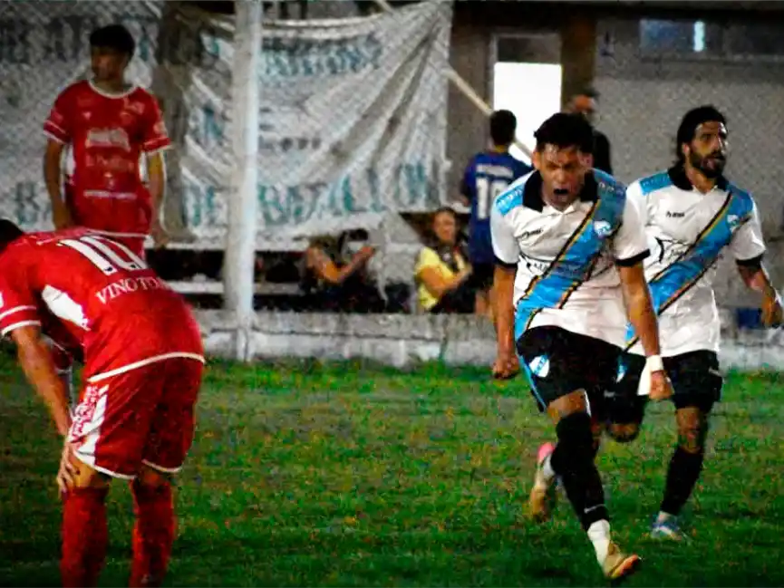 Mitre cayó en el último minuto y fue eliminado del Torneo Regional Federal Amateur. Foto: Diario El Norte.